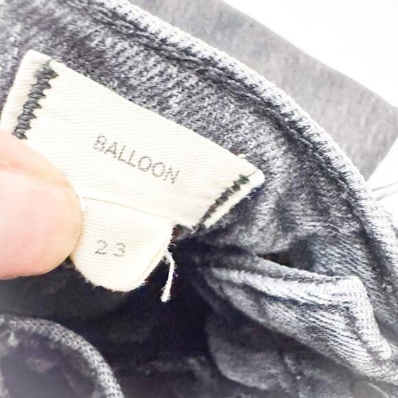 Madewell Balloon Charcoal Black Wash Frayed Hem Denim Stretch Jeans Size 23 - Picture 6 of 8